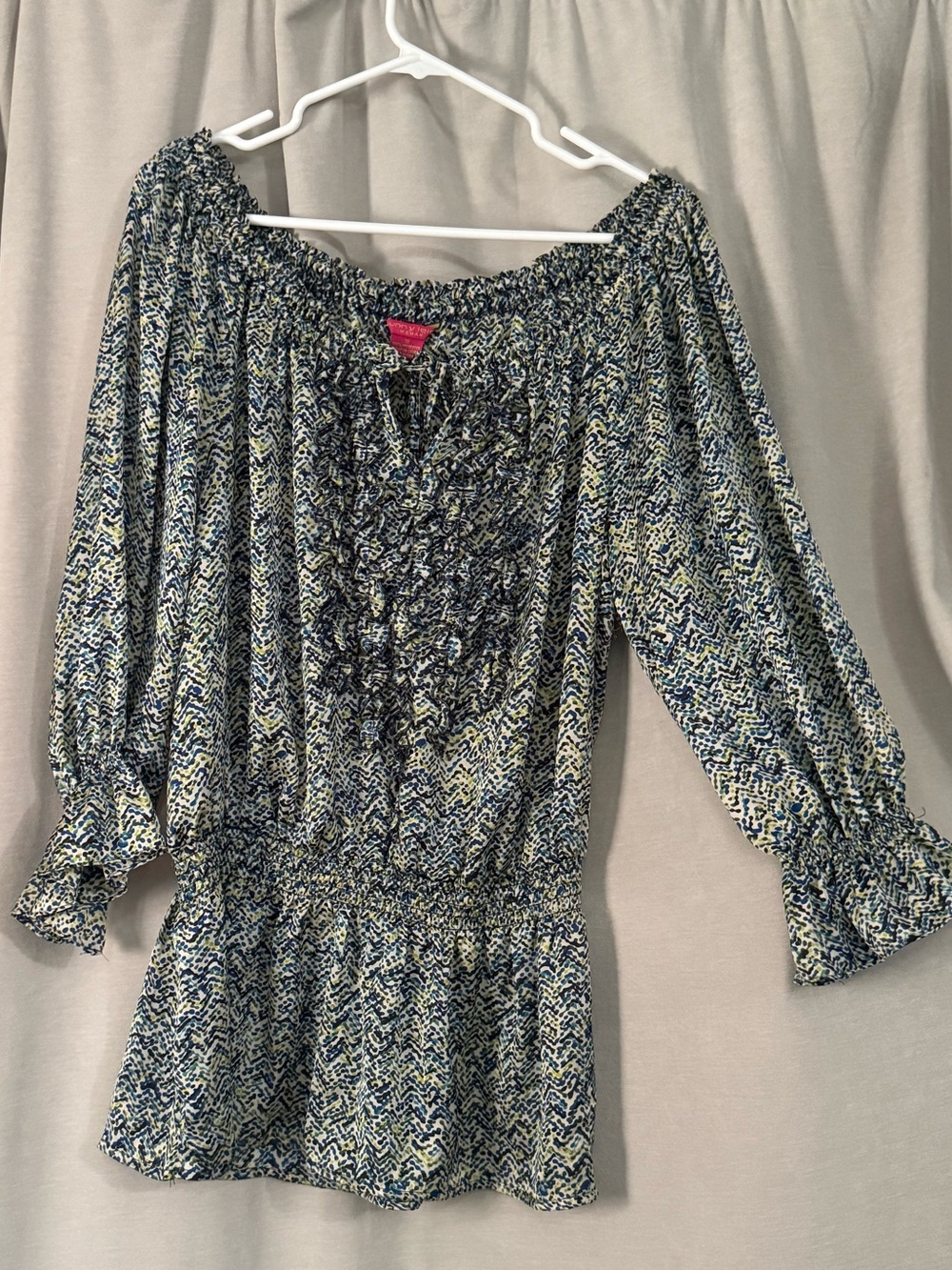 Sunny Leigh Off-Shoulder Ruffle Blouse XL Green Blue Chevron Striped Smocked